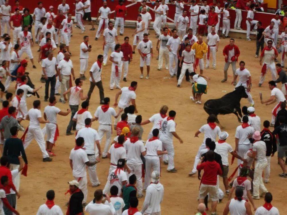 Pamplona Camping 호텔 Aizoáin 외부 사진